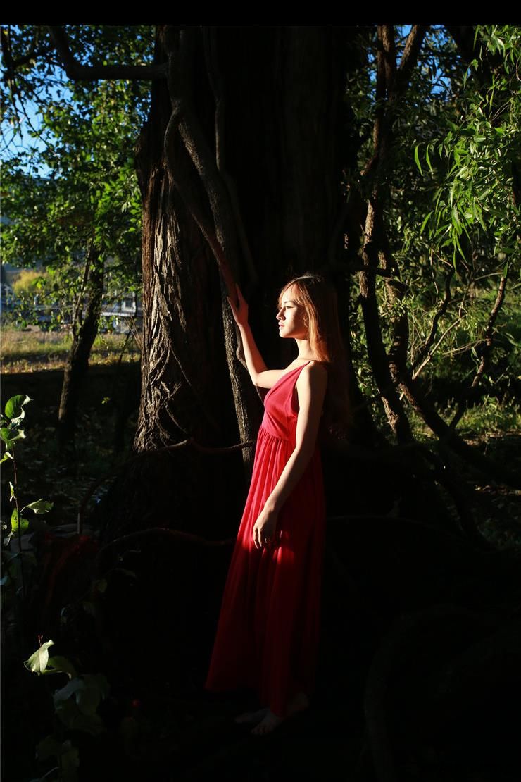 【惊为天人】长裙美女森系写真 气质像原始森林般自然纯净